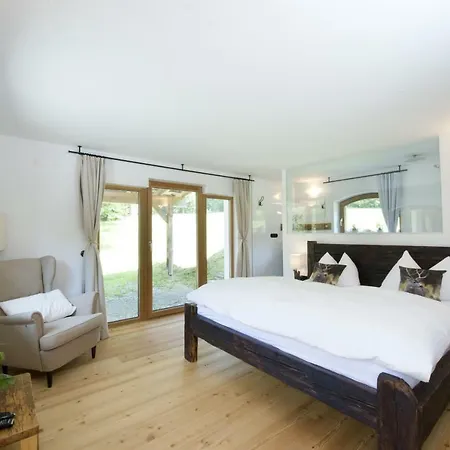 Urlaubsalm Kreuth 6 *